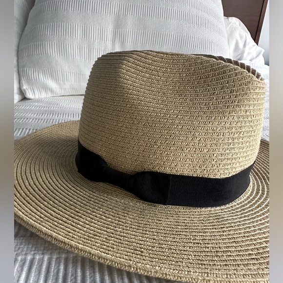Straw Hat - Picture 2 of 3